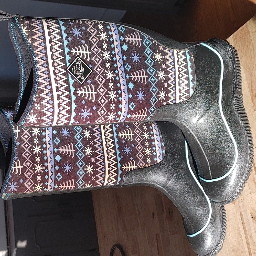 Muck boots